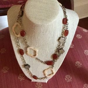 Beautiful Alhambra style necklace, 19”
